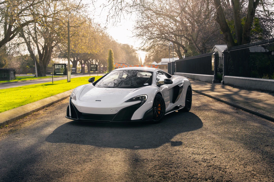 2016 McLaren 675LT Coupe - Image 14 of 31