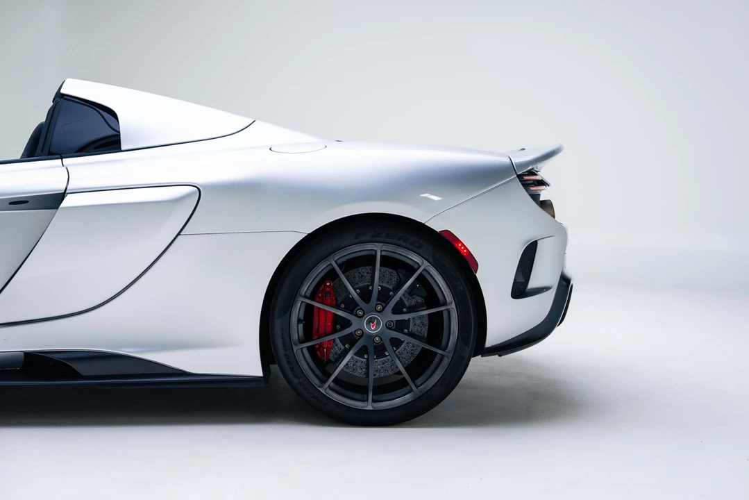 2016 McLaren 675LT - Image 16 of 21