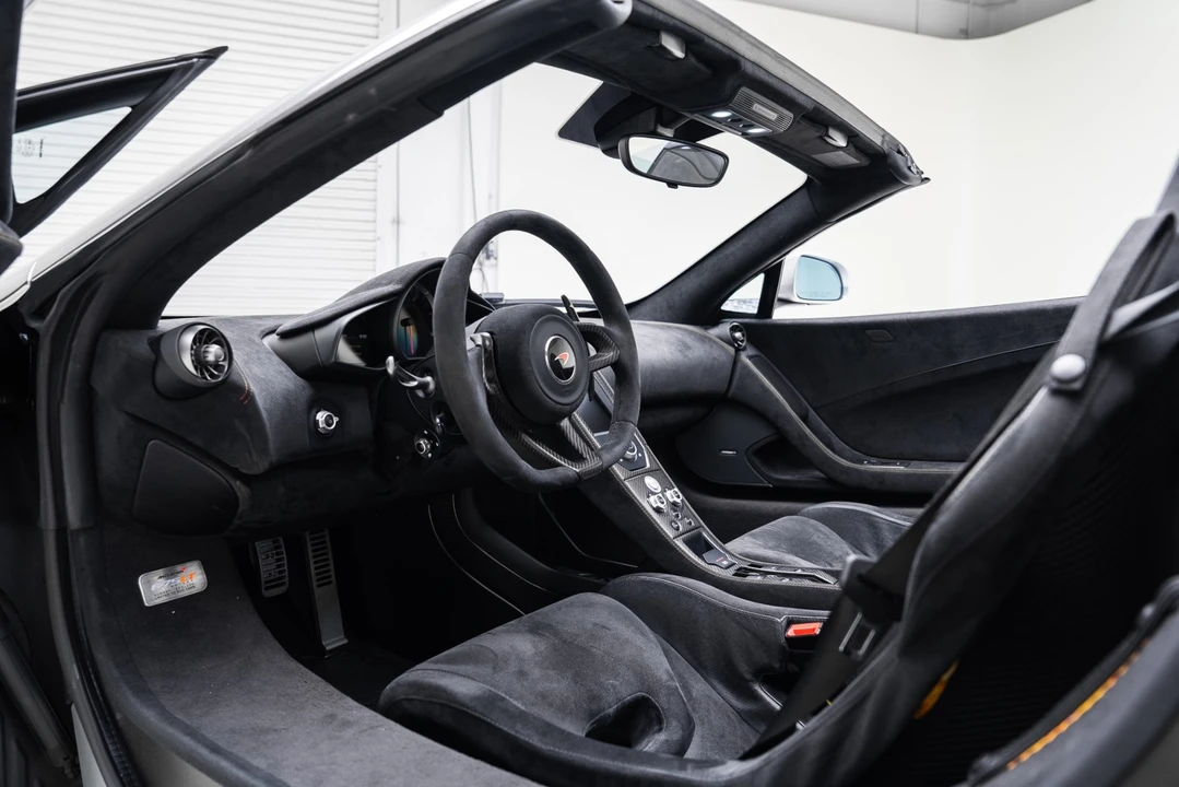 2016 McLaren 675LT - Image 2 of 21