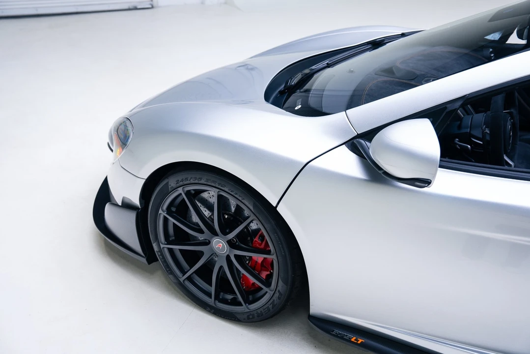 2016 McLaren 675LT - Image 17 of 21