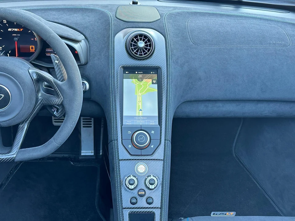 2016 McLaren 675LT Spider - Image 15 of 23