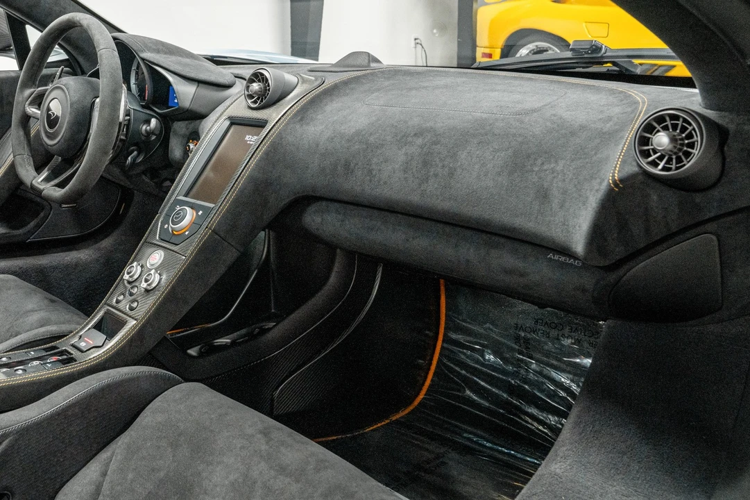 2016 McLaren 675LT Spider - Image 13 of 21