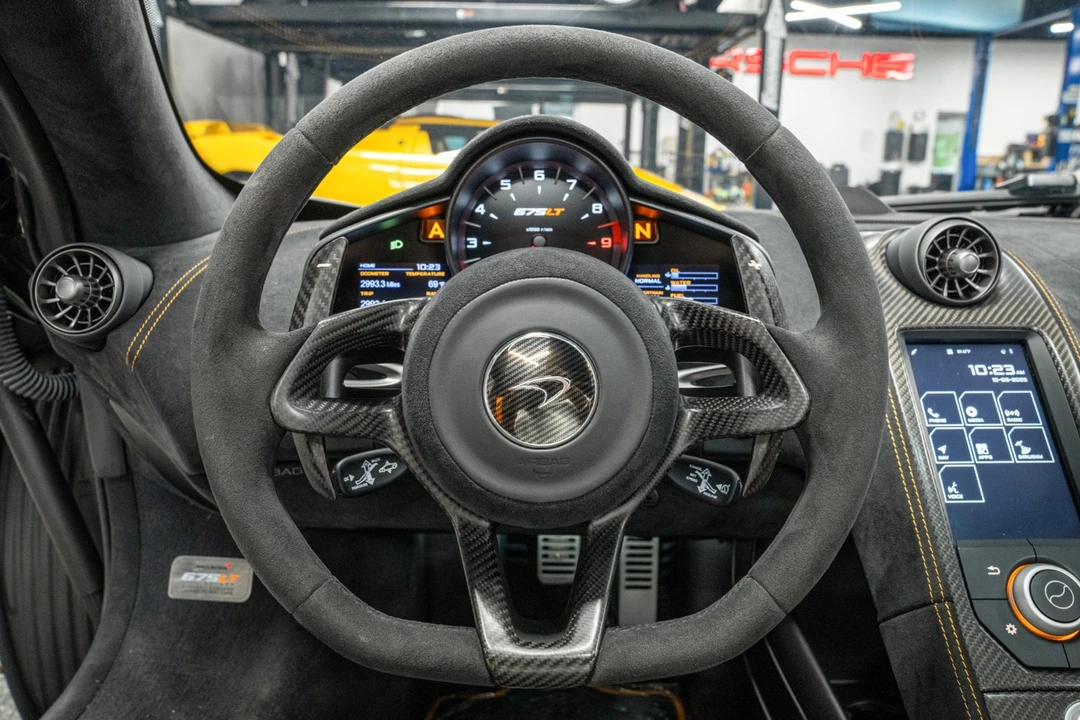 2016 McLaren 675LT Spider - Image 14 of 21