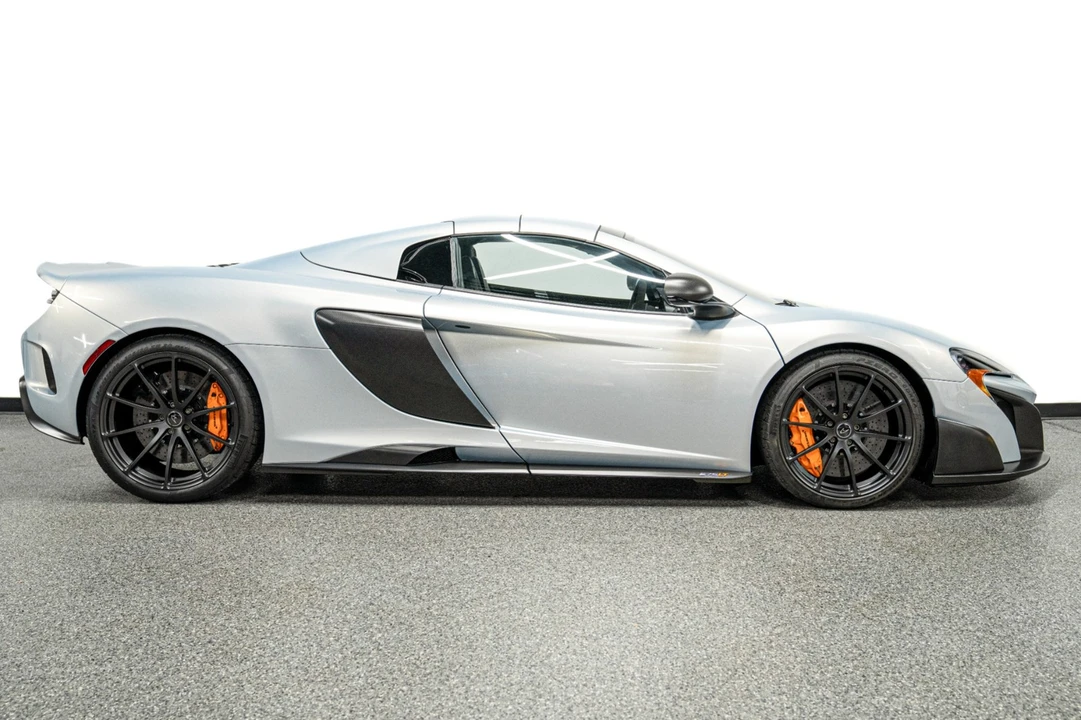 2016 McLaren 675LT Spider - Image 17 of 21