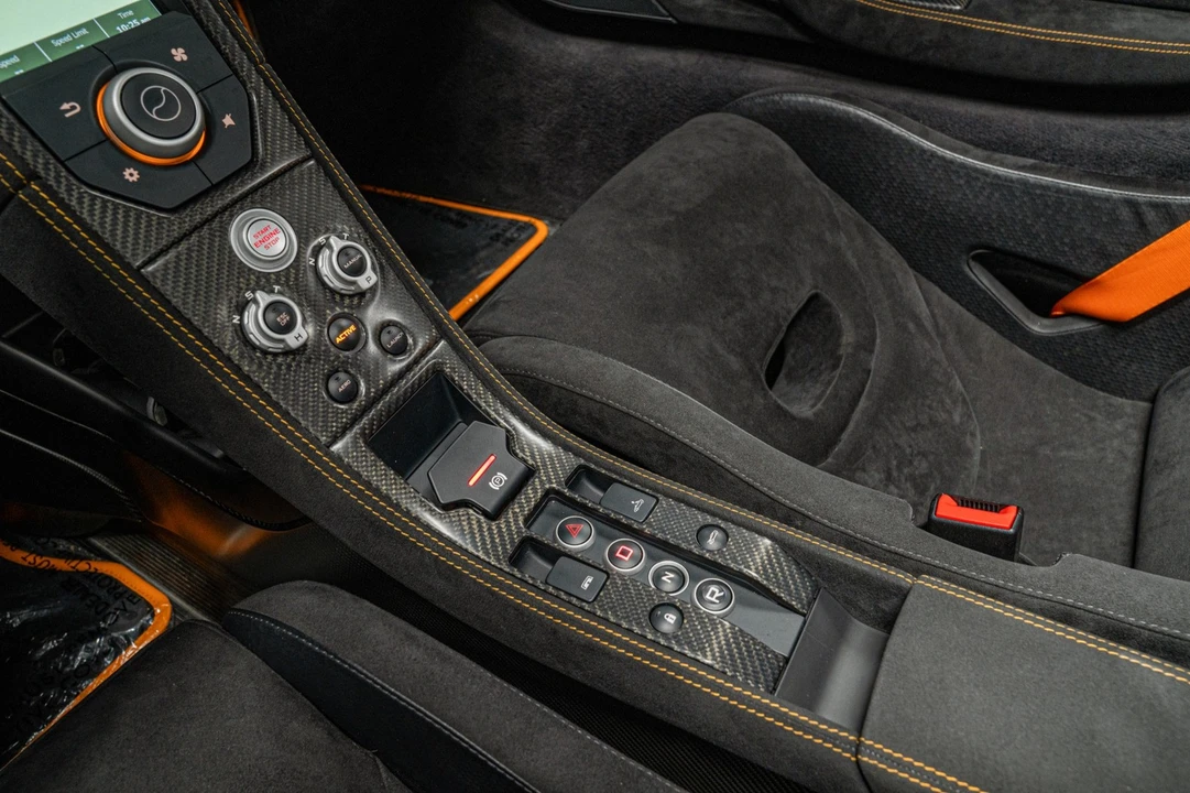 2016 McLaren 675LT Spider - Image 15 of 21