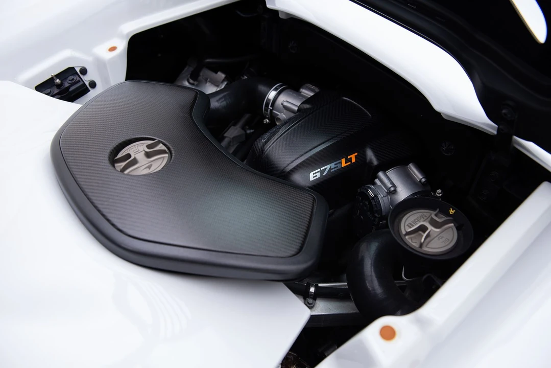 2016 McLaren 675LT Spider - Image 8 of 10