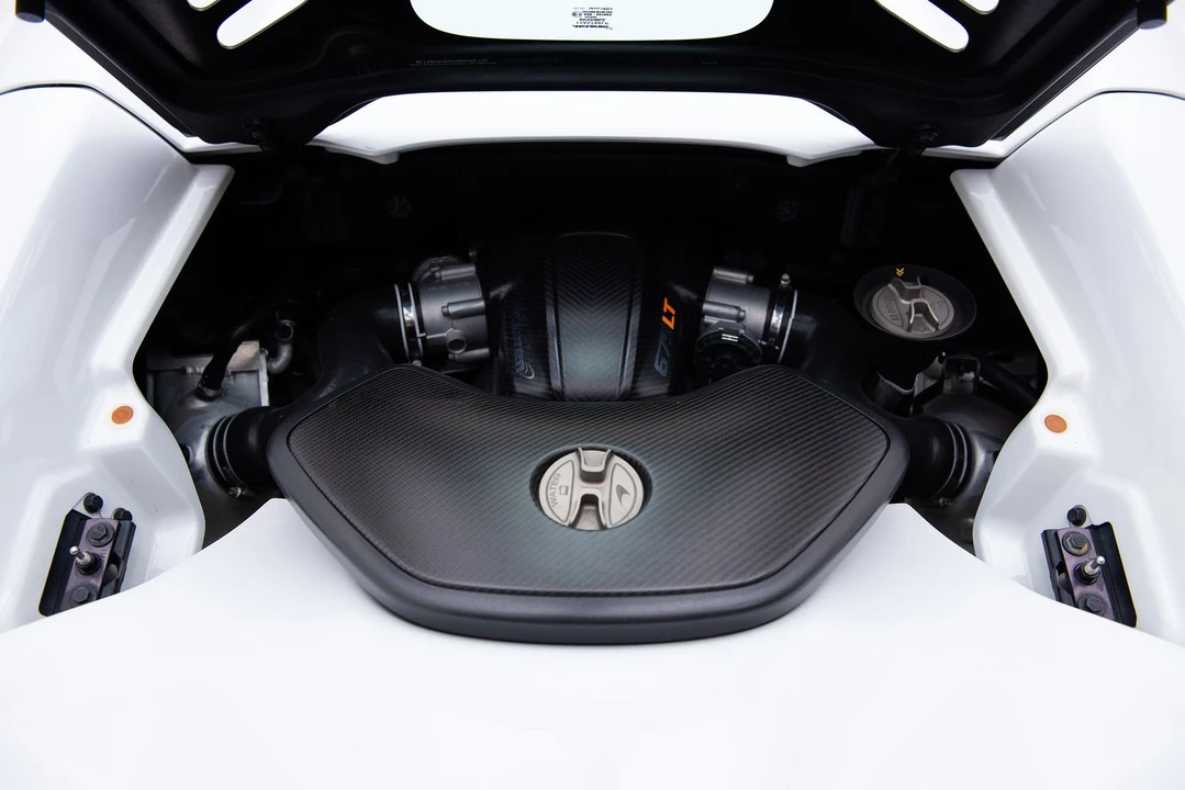 2016 McLaren 675LT Spider - Image 9 of 10