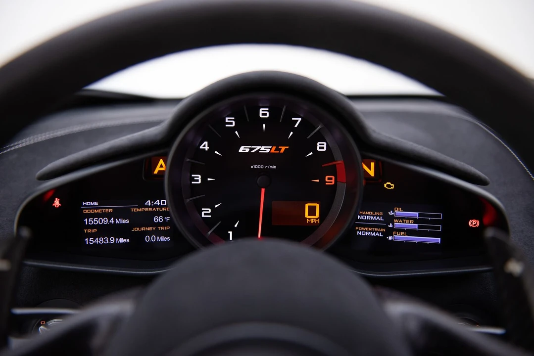 2016 McLaren 675LT Spider - Image 6 of 10