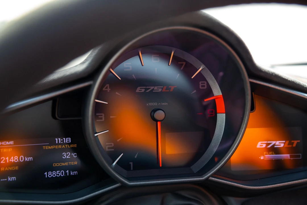 2016 McLaren 675LT Spider - Image 19 of 31