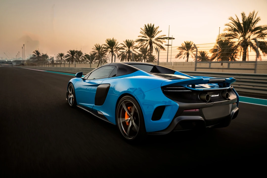 2016 McLaren 675LT Spider - Image 17 of 31