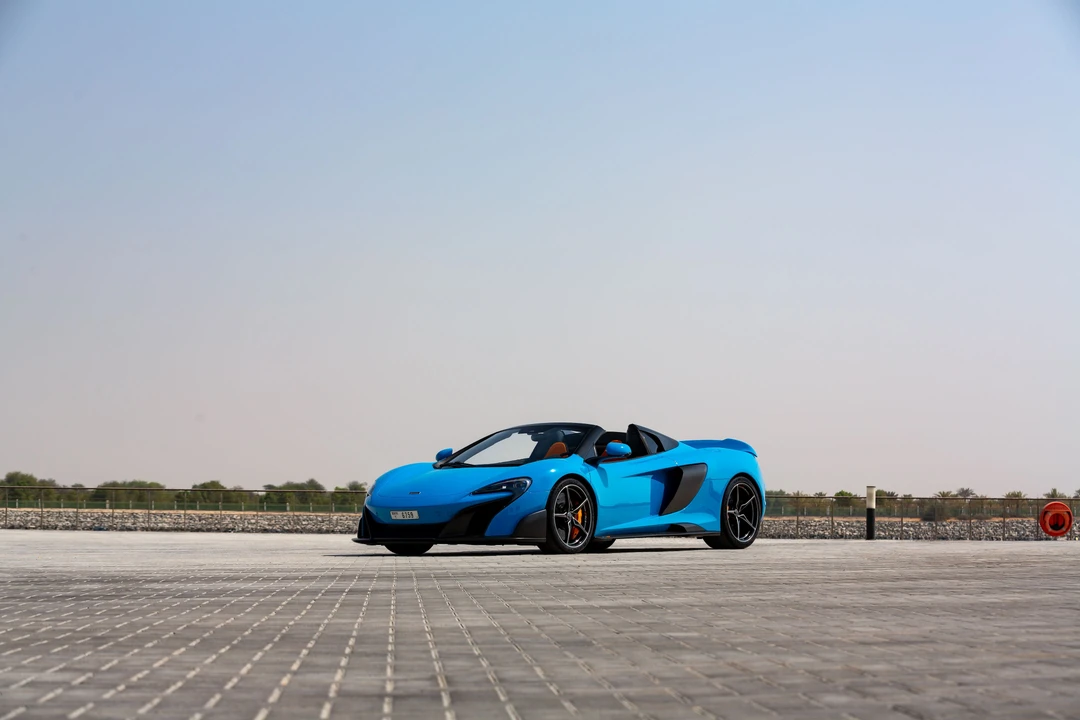 2016 McLaren 675LT Spider - Image 23 of 31