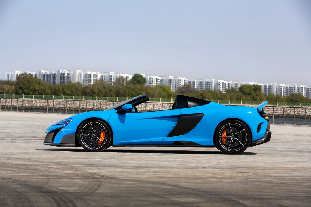 2016 McLaren 675LT Spider - Image 26 of 31