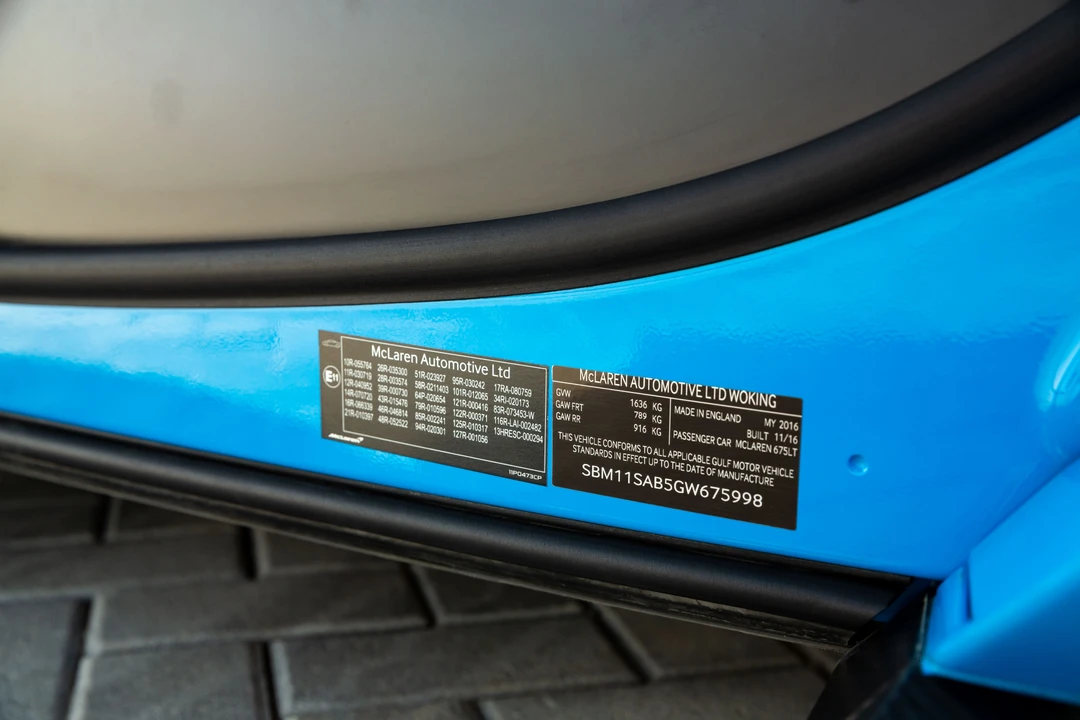 2016 McLaren 675LT Spider - Image 30 of 31
