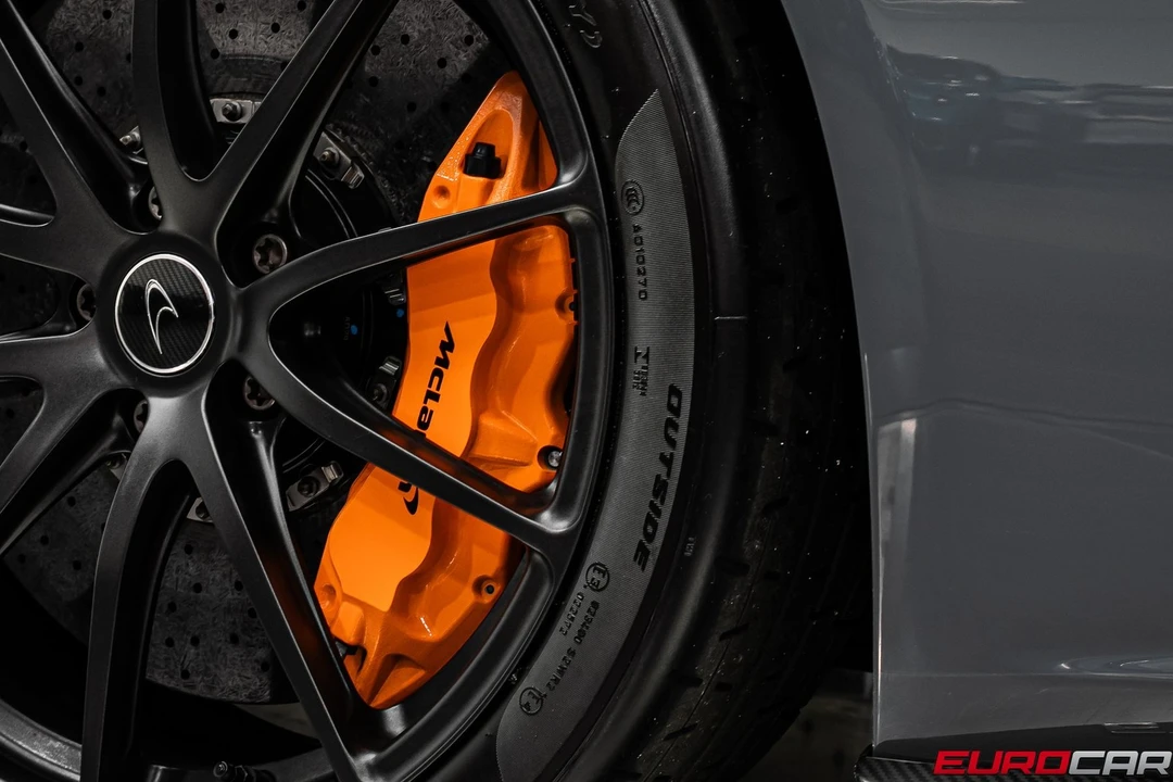 2016 McLaren 675LT Spider - Image 28 of 31