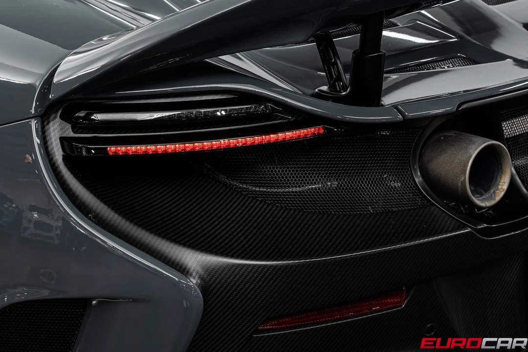 2016 McLaren 675LT Spider - Image 26 of 31