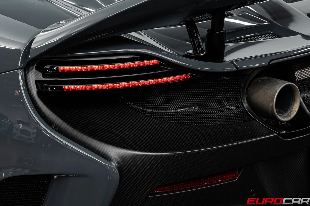2016 McLaren 675LT Spider - Image 25 of 31