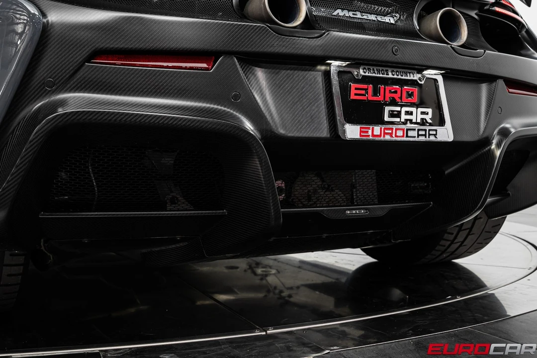 2016 McLaren 675LT Spider - Image 26 of 31