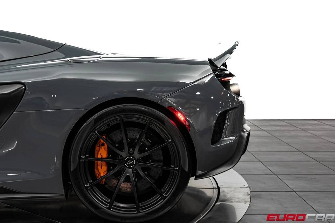 2016 McLaren 675LT Spider - Image 22 of 31