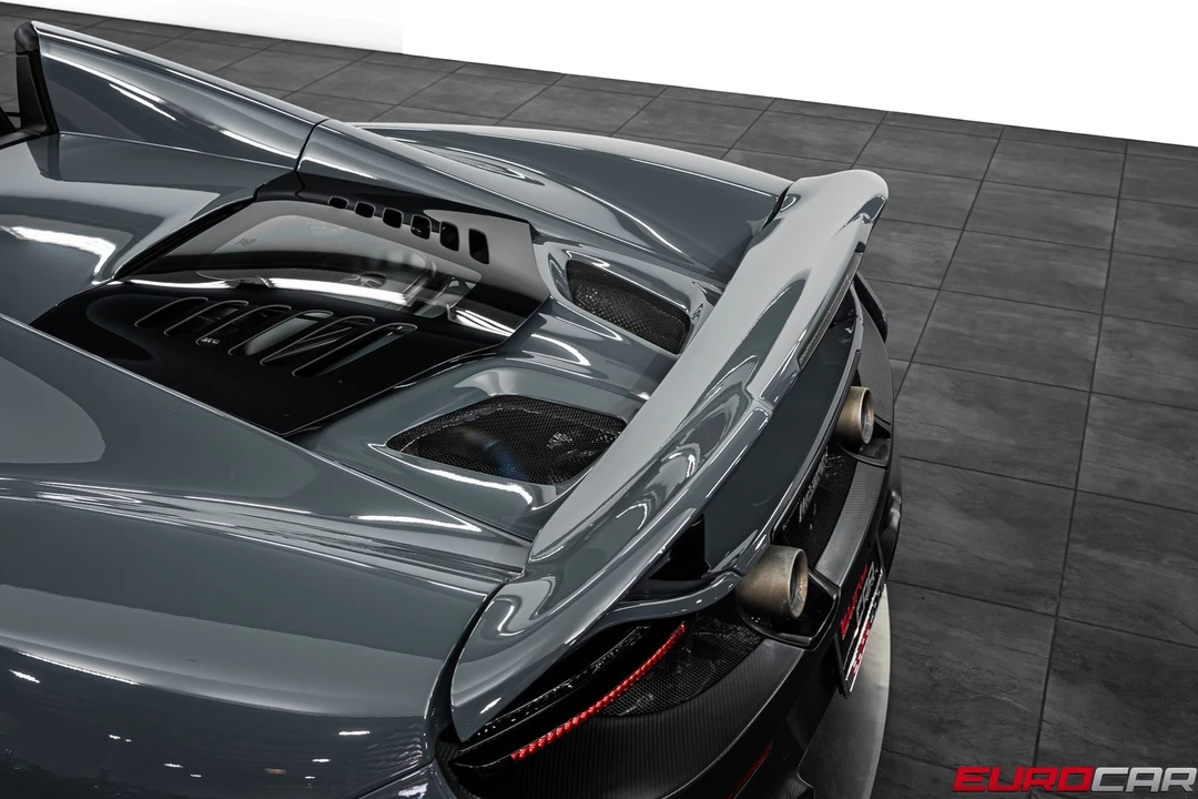 2016 McLaren 675LT Spider - Image 24 of 31