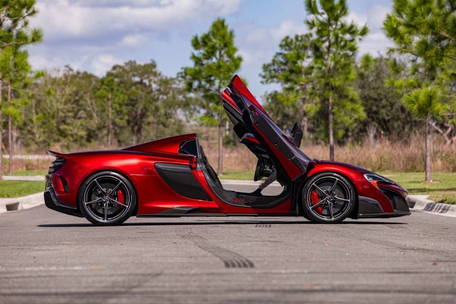 2016 McLaren 675LT Spider - Image 25 of 31