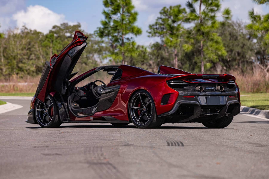 2016 McLaren 675LT Spider - Image 21 of 31
