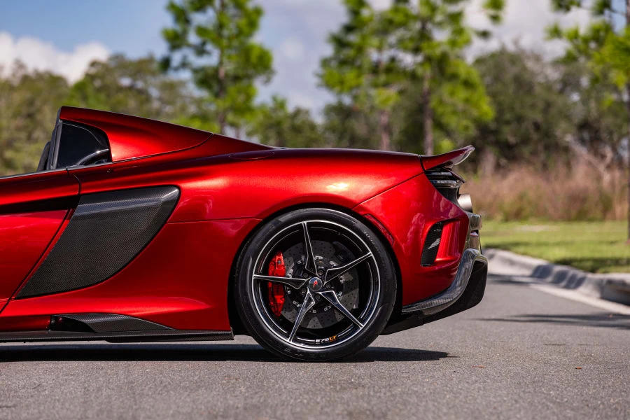 2016 McLaren 675LT Spider - Image 28 of 31