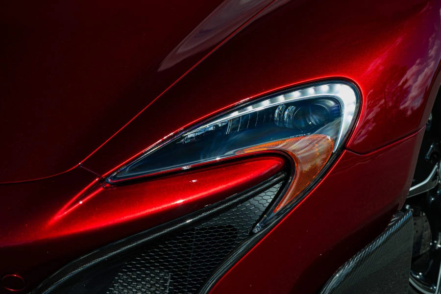 2016 McLaren 675LT Spider - Image 11 of 31