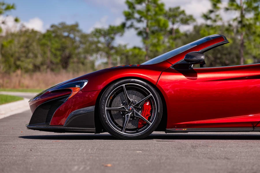 2016 McLaren 675LT Spider - Image 13 of 31
