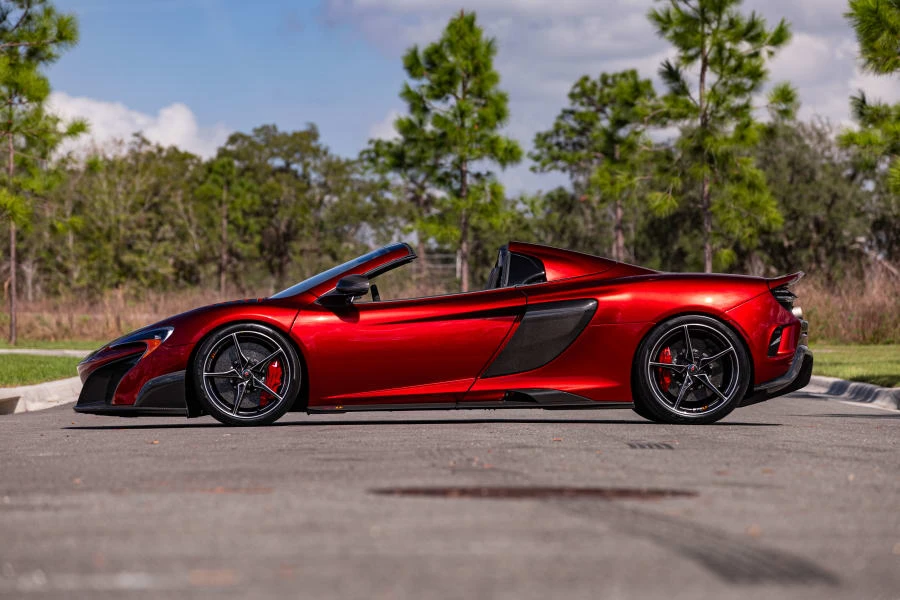 2016 McLaren 675LT Spider - Image 2 of 31