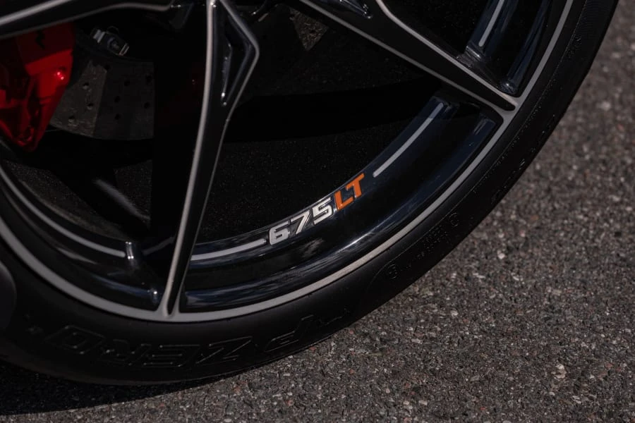 2016 McLaren 675LT Spider - Image 26 of 31