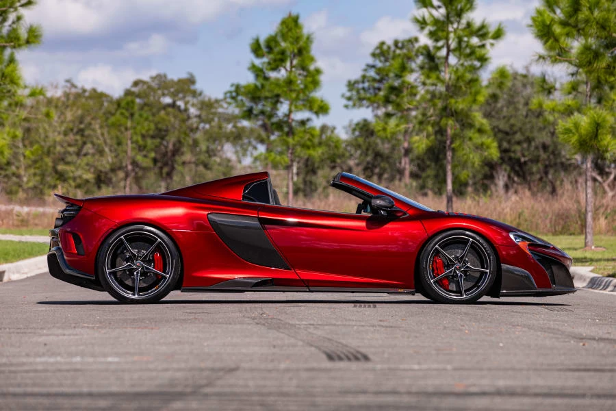 2016 McLaren 675LT Spider - Image 24 of 31