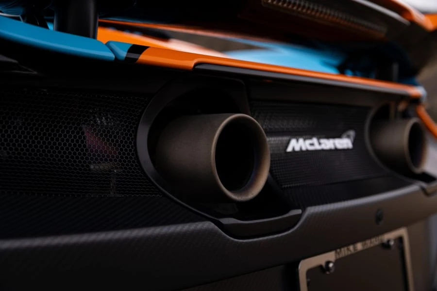 2016 McLaren 675LT Spider - Image 17 of 31
