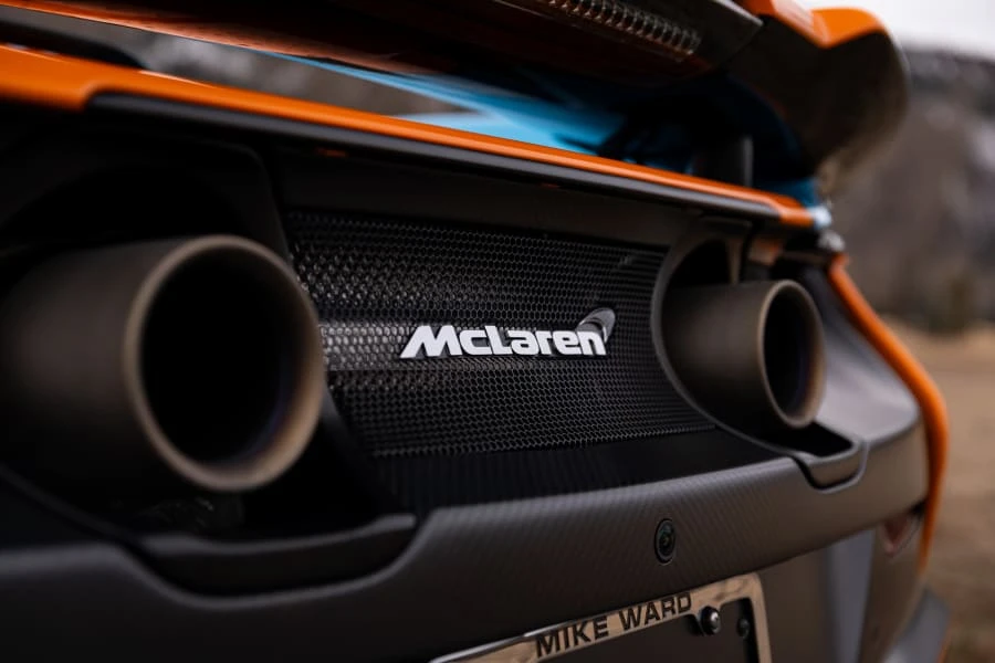2016 McLaren 675LT Spider - Image 16 of 31
