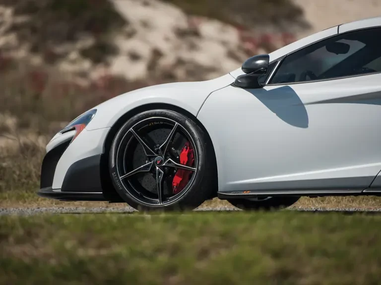 2016 McLaren 675LT Spider - Image 20 of 30