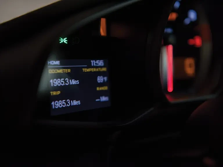 2016 McLaren 675LT Spider - Image 24 of 30