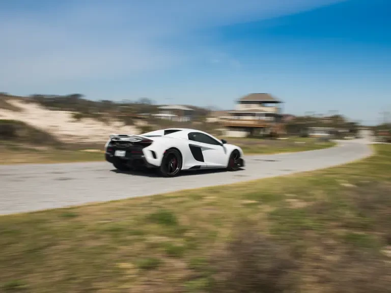2016 McLaren 675LT Spider - Image 30 of 30