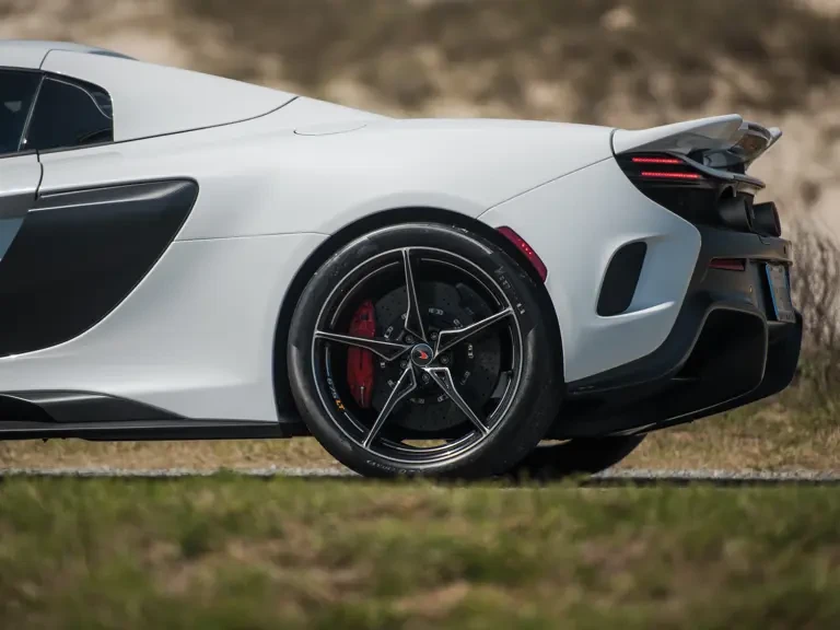 2016 McLaren 675LT Spider - Image 21 of 30