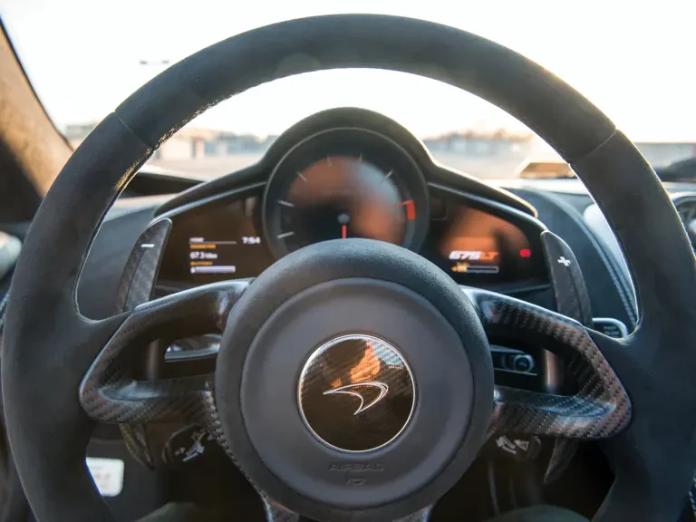 2016 McLaren 675LT Spider - Image 12 of 31