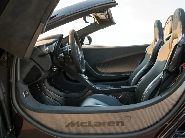 2016 McLaren 675LT Spider - Image 14 of 31