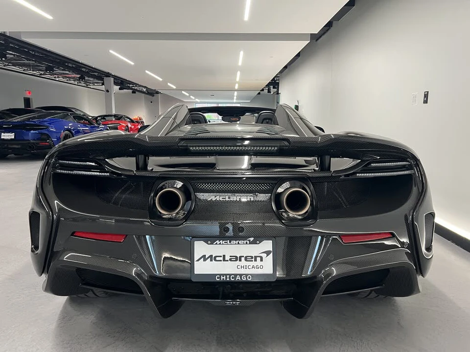 2016 McLaren 675LT Spider - Image 11 of 30