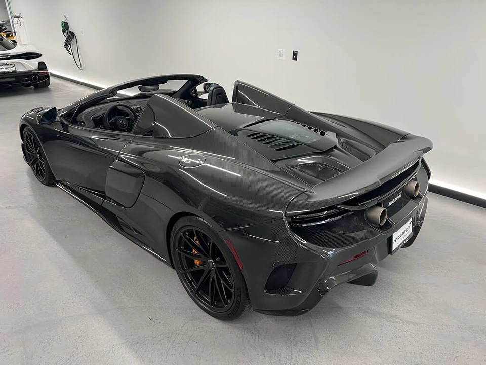 2016 McLaren 675LT Spider - Image 10 of 30