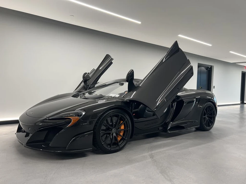 2016 McLaren 675LT Spider - Image 13 of 30