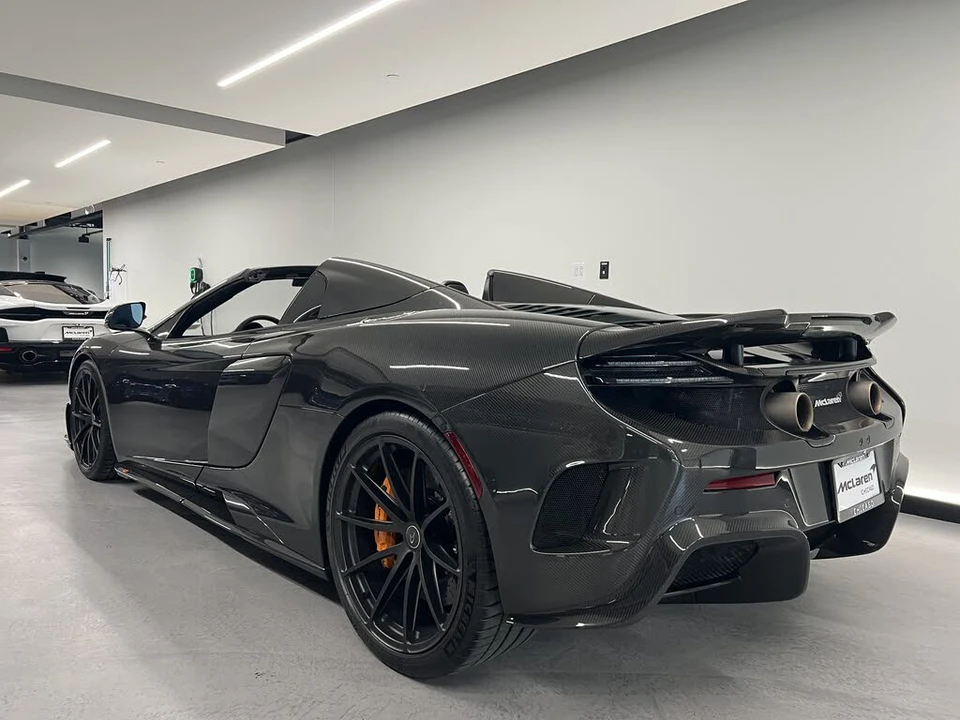 2016 McLaren 675LT Spider - Image 9 of 30