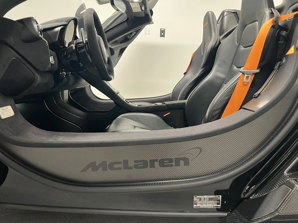 2016 McLaren 675LT Spider - Image 15 of 30