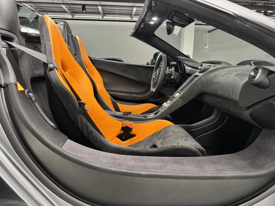 2016 McLaren 675LT Spider - Image 18 of 19