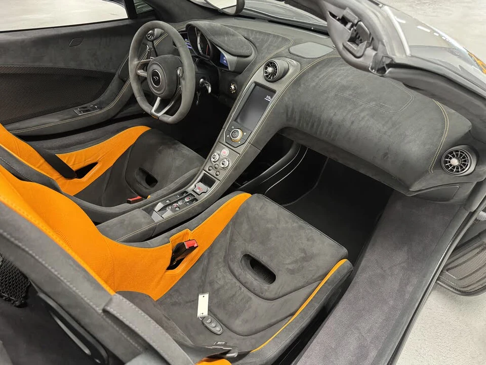2016 McLaren 675LT Spider - Image 17 of 19