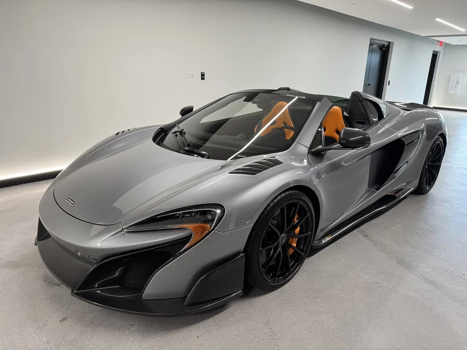 2016 McLaren 675LT Spider - Image 7 of 19