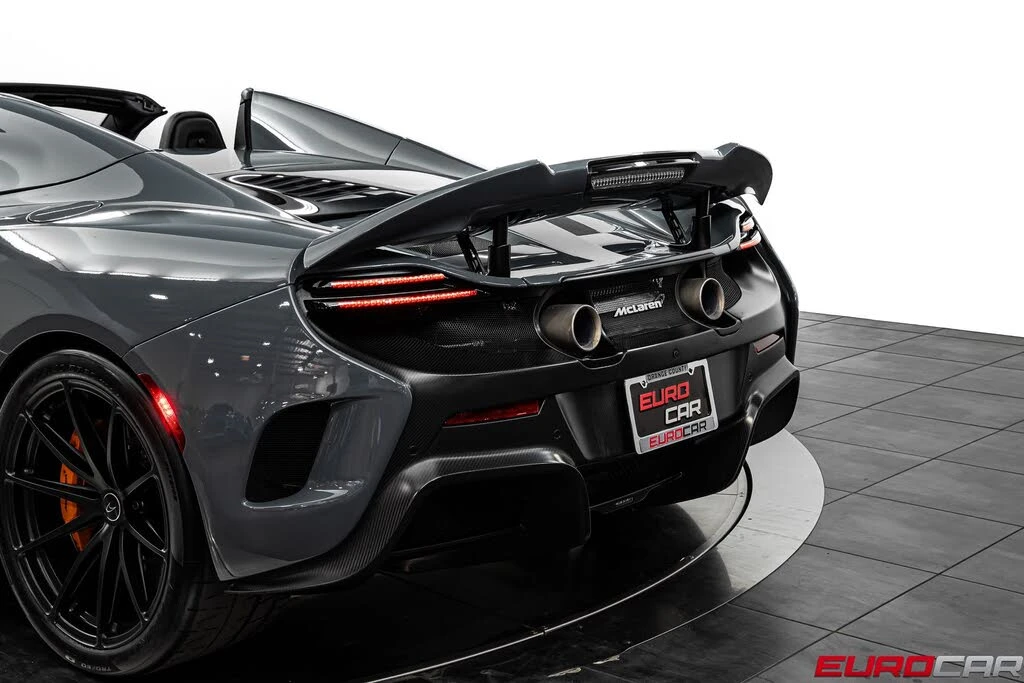 2016 McLaren 675LT Spider - Image 23 of 31