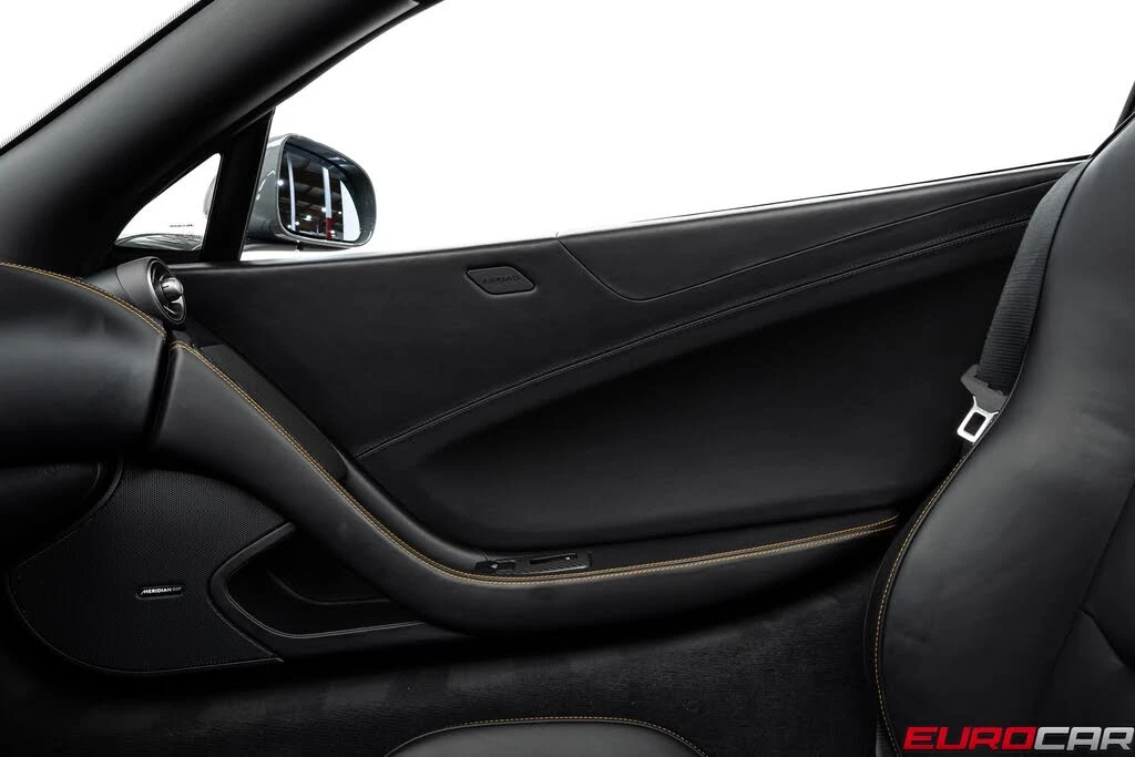 2016 McLaren 675LT Spider - Image 29 of 31