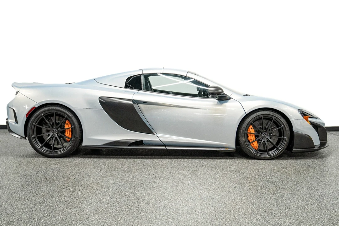 2016 McLaren 675LT Spider - Image 17 of 21